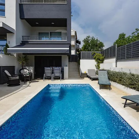 Будинок відпочинку Moonstone Задар