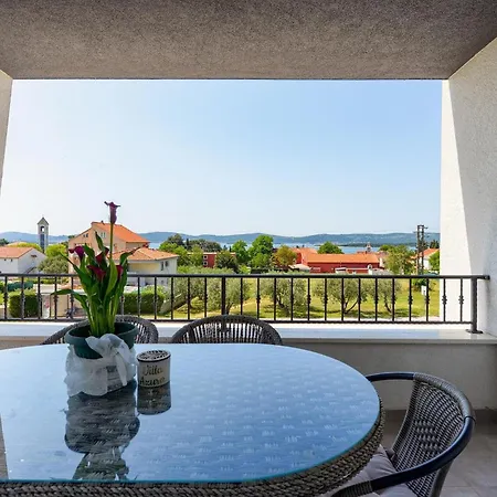 度假居 Moonstone 扎达尔